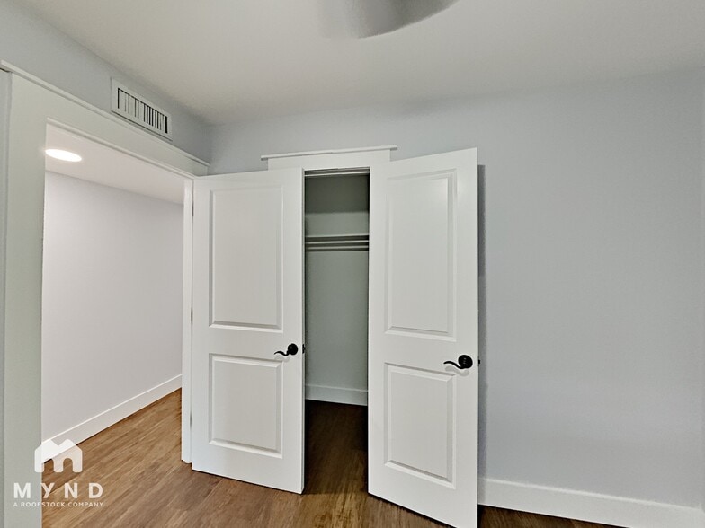 Building Photo - 318 Arborview Dr