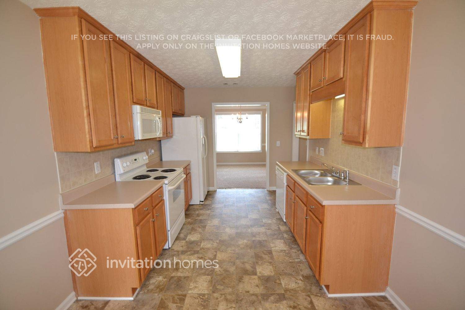 Building Photo - 3506 Bridle Brook Dr NE
