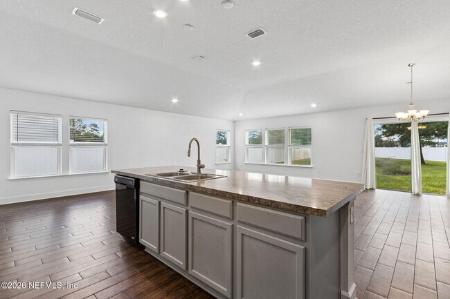 Building Photo - 15929 Hutton Ln