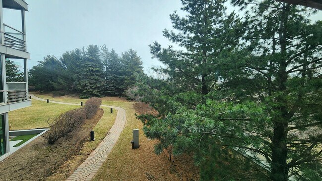 Building Photo - 9655 Woods Dr