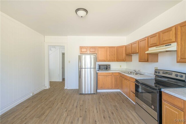 Building Photo - 50 E 4th St