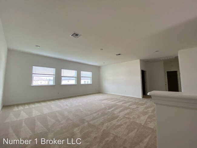 Building Photo - 8 br, 4 bath House - 681 Caterpillar Run