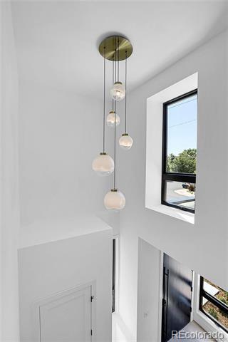 Building Photo - 1491 S York St