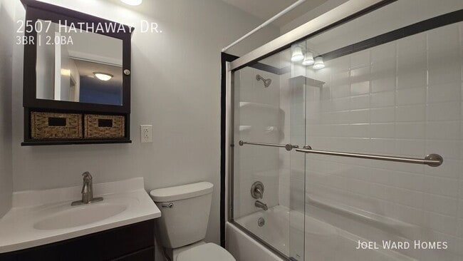 Building Photo - 2507 Hathaway Dr