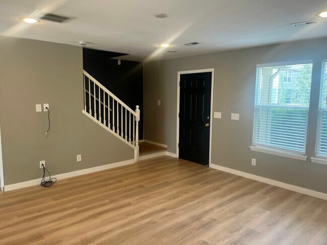 Building Photo - 10418 Forester Pl