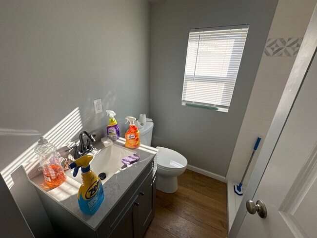 Building Photo - Renovated Single Family Home