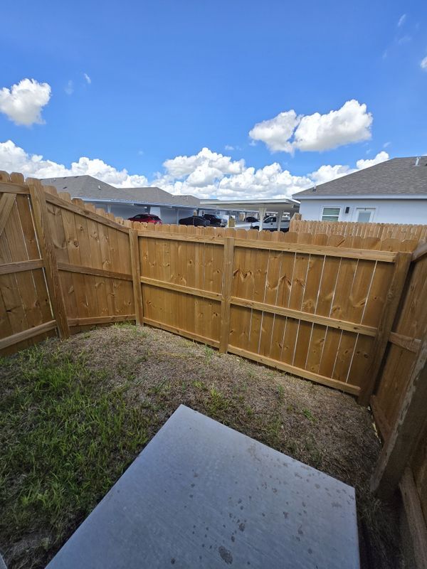 Building Photo - 913 N Clarence Ave