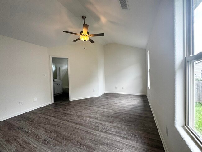 Building Photo - 409 Ella Rae Ln