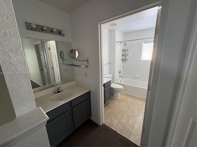 Building Photo - 4006 Santa Maria Dr