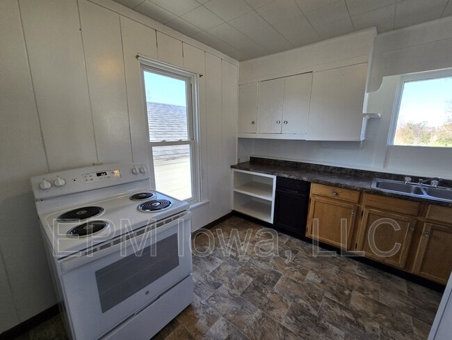 Building Photo - 1017 19th St SE