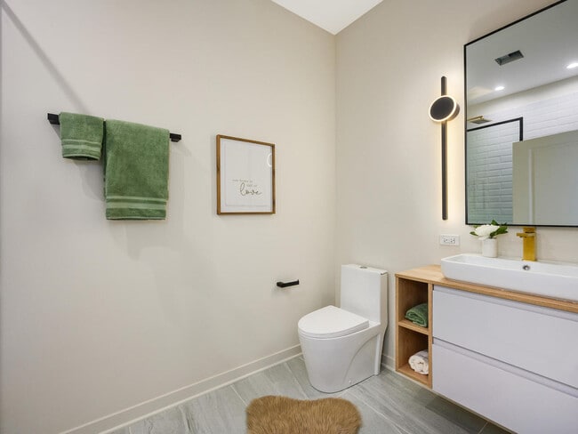 Building Photo - 6336 W Belmont Ave