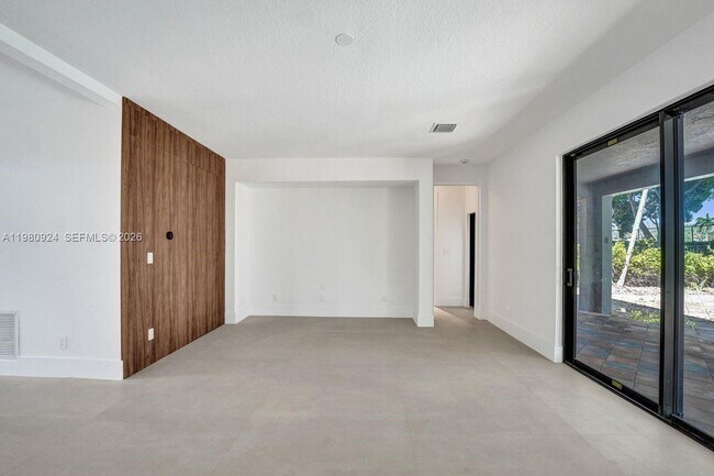 Building Photo - 4100 E Gardenia Ave