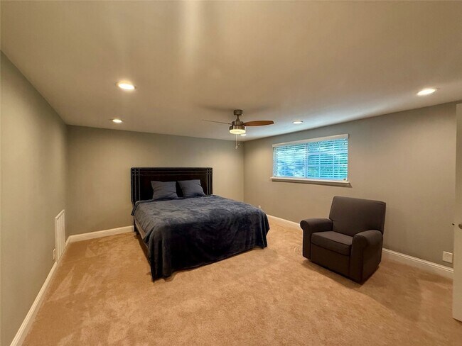 Building Photo - 13455 Mill Grove Ln