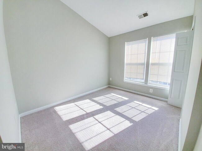 Building Photo - 7130 Fox Harbor Way