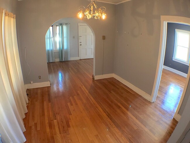 Building Photo - Central El Paso 2 bed REFRIG A/C with Moun...