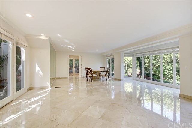 Building Photo - 1440 Sunset Plaza Dr