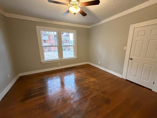 Building Photo - 123 Division Ave