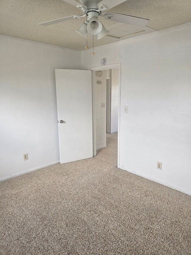 Building Photo - 2 Bed 1 Bath in North Park