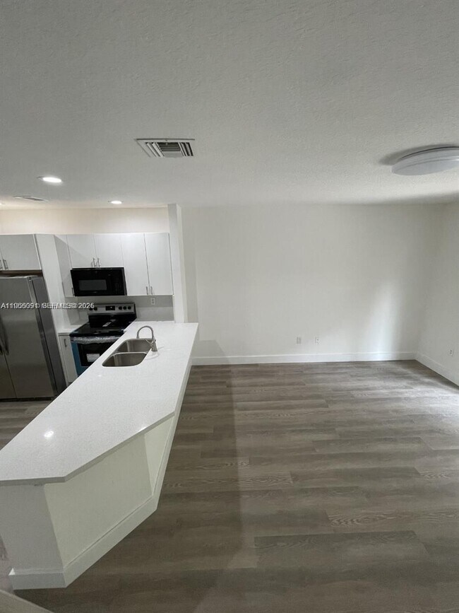 Building Photo - 5725 NW 114th Path