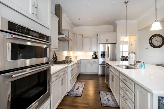 Building Photo - Beautiful Furnished Home in Olmstead