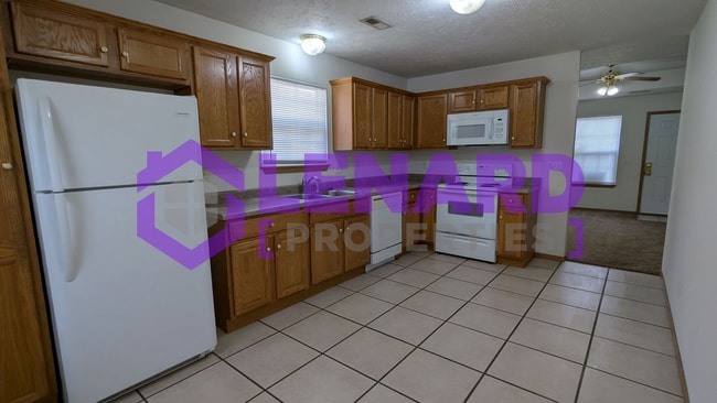 Building Photo - 4433-4435 W LaSiesta St