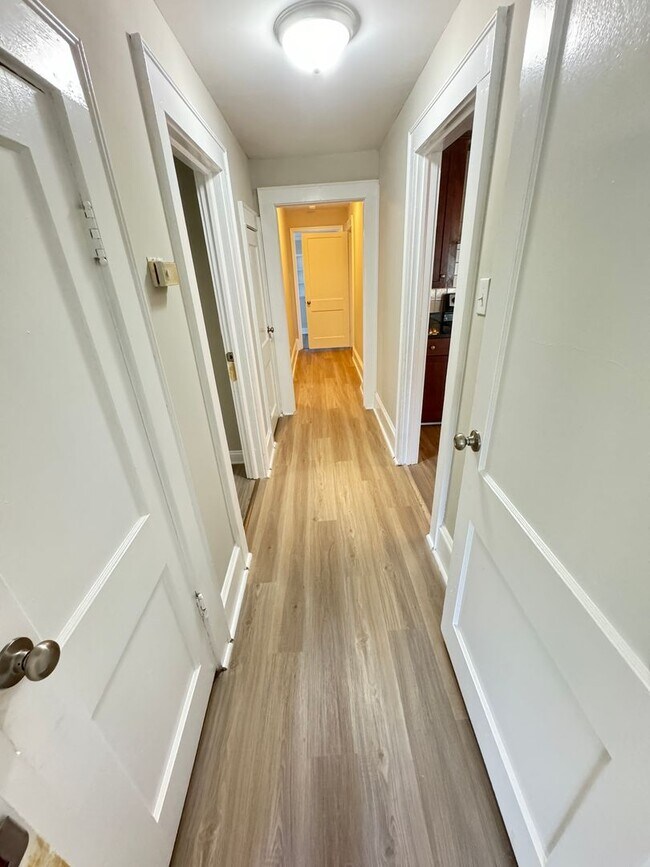 Building Photo - Newly REMODELED STONE HOUSE near downtown,...