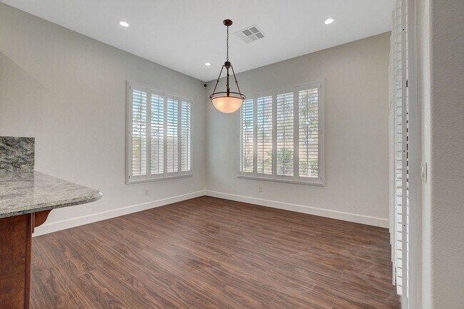 Building Photo - Anthem country Club Golf Community Beauty