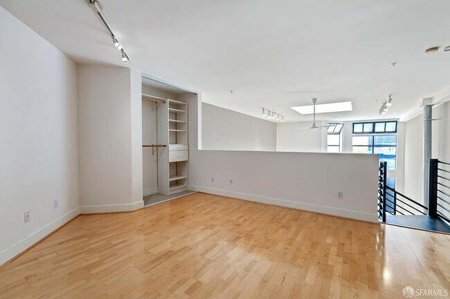 Building Photo - 125 Gilbert St