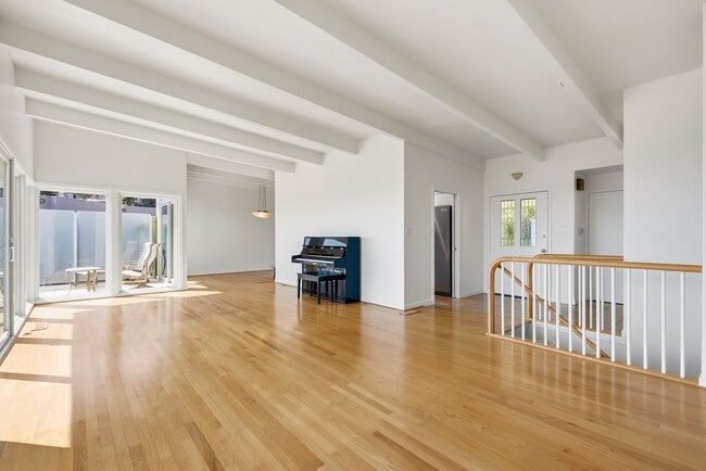 Building Photo - 45 Graystone Terrace