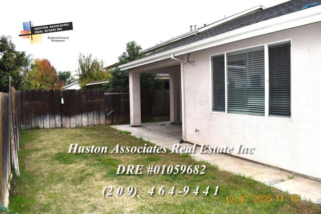 Building Photo - 1933 Cielito Dr