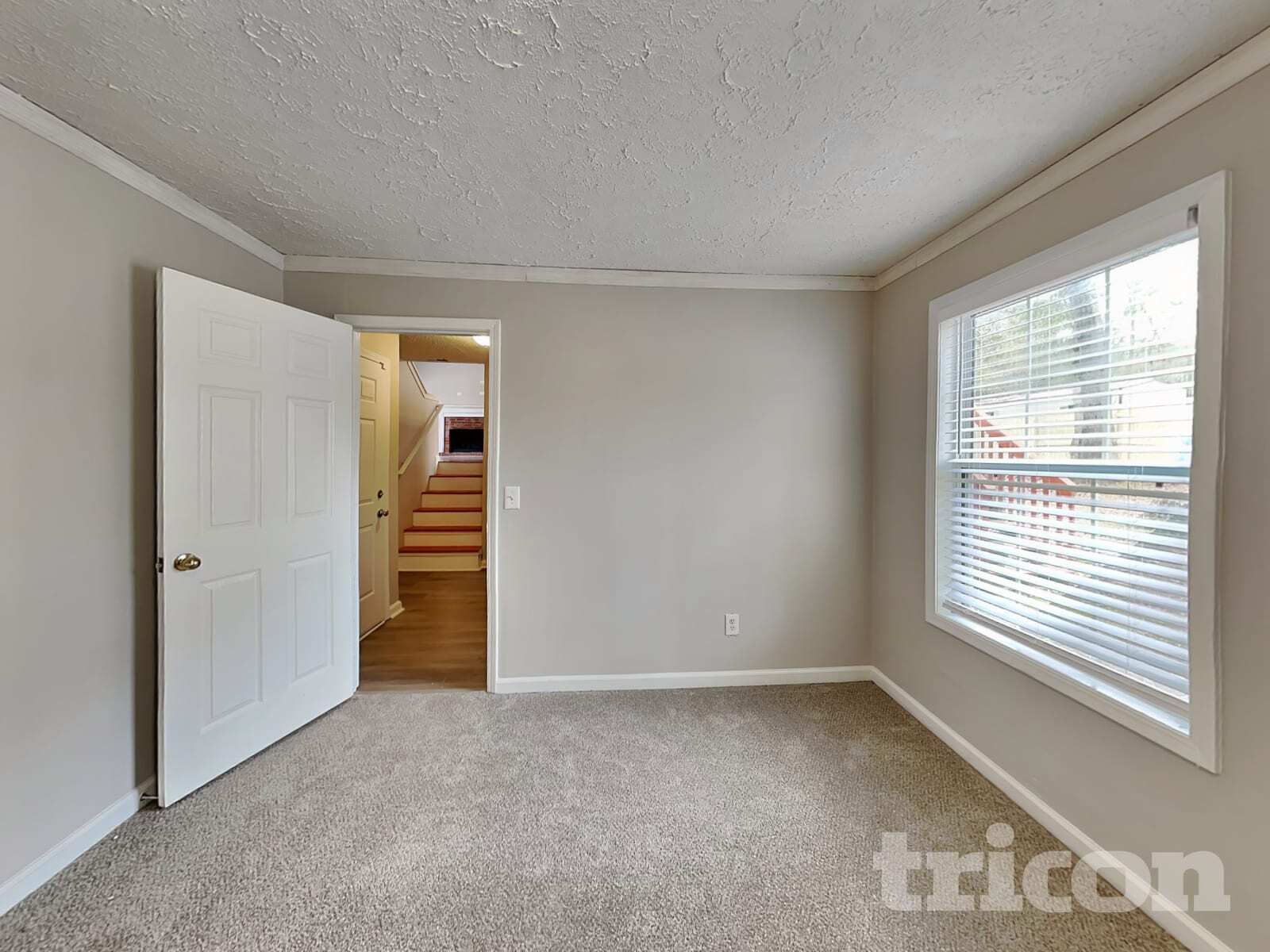 Building Photo - 5005 Hyacinth Ln