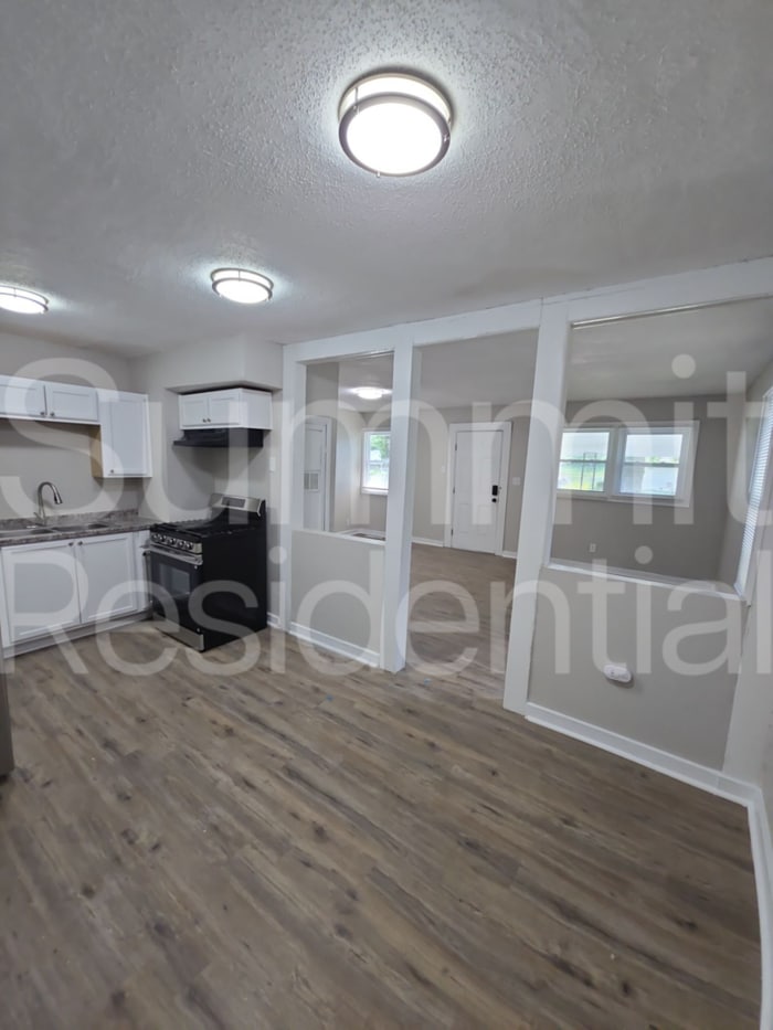 Building Photo - 3911 Oakley Ave