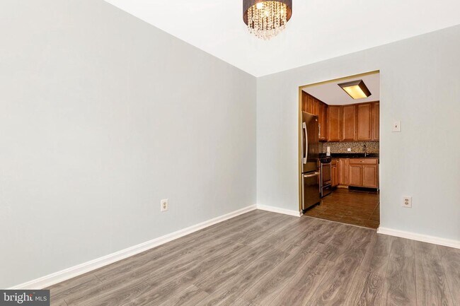 Building Photo - 826 Quince Orchard Blvd