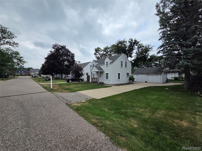Building Photo - 1031 Arthur Ave