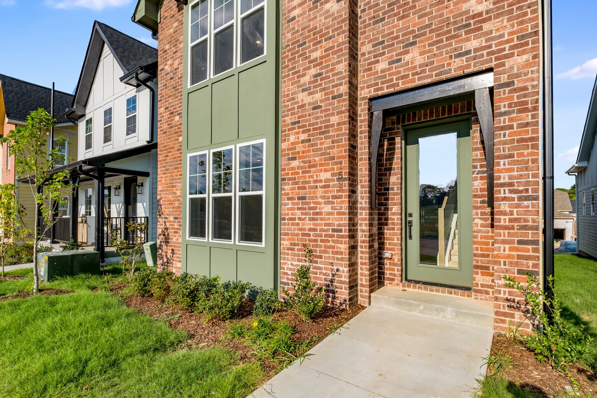 Building Photo - 153 Oasis Dr