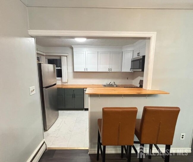 Building Photo - 149 Ethel St