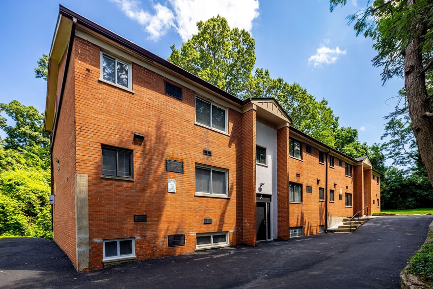 Building Photo - 2535 Lysle Ln