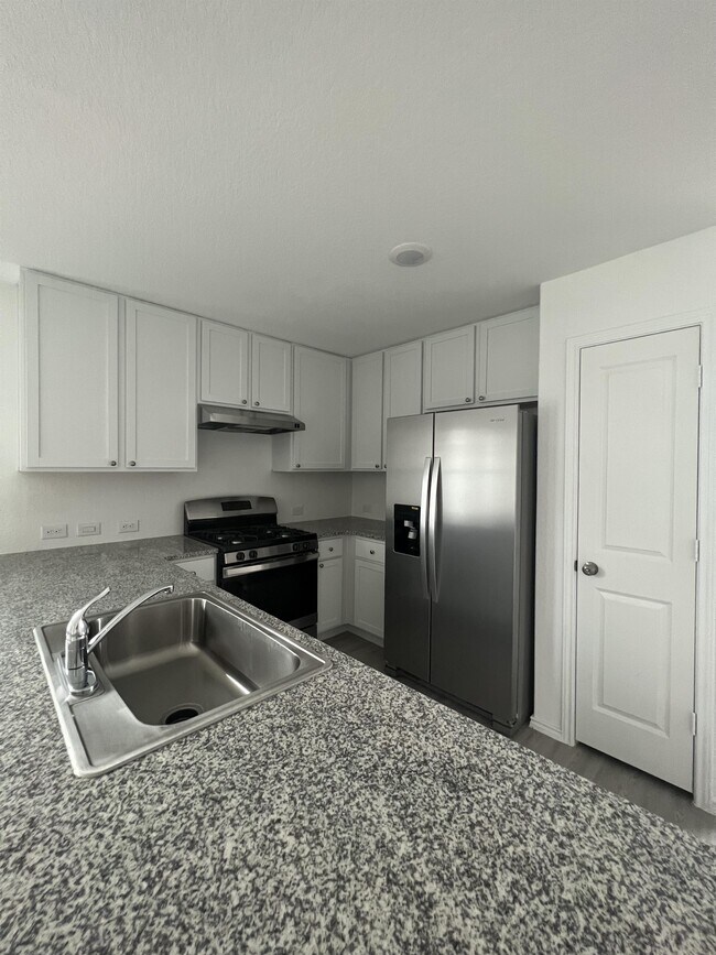 Building Photo - 14823 Brandy Bnd