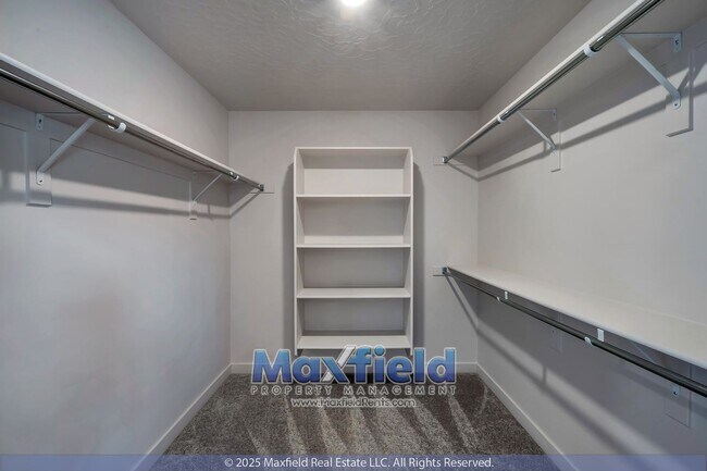 Building Photo - Saratoga Springs 5BD - 3.5BTH - 2GAR