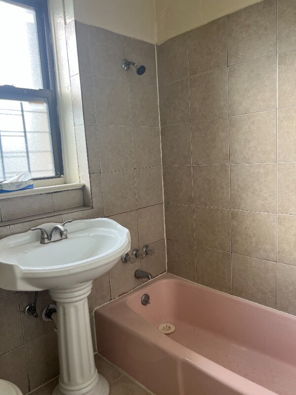 Building Photo - 31 Orient Ave