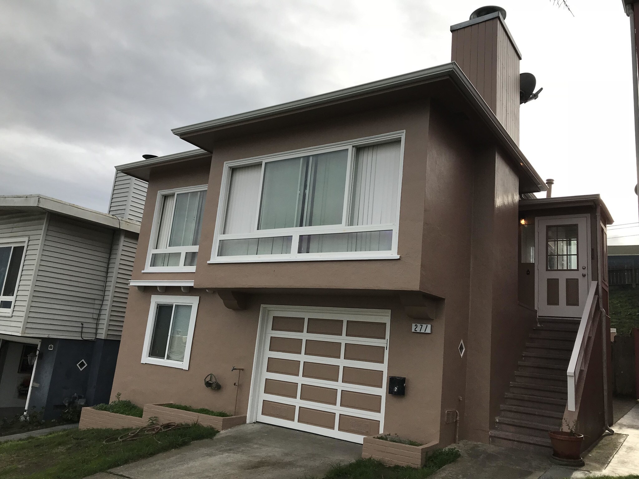 Exterior - 271 Westridge Ave