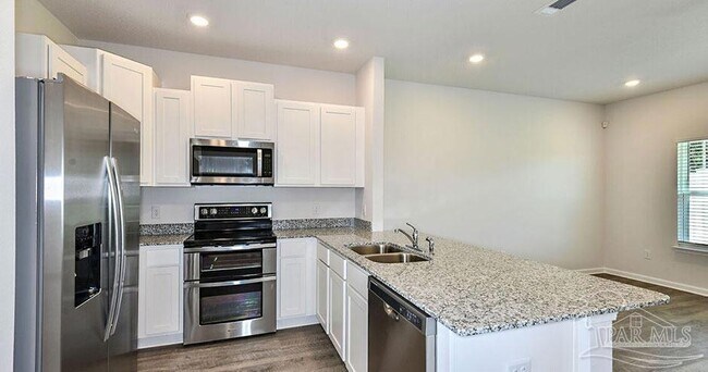 Building Photo - 3 Egret Ave