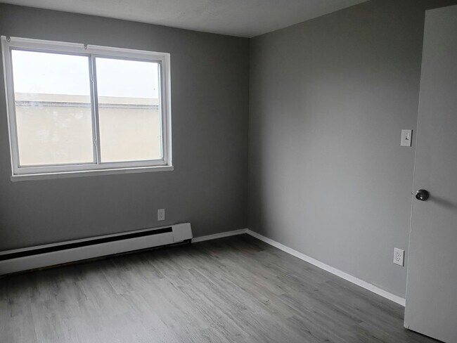 Building Photo - 13430 Euclid Ave