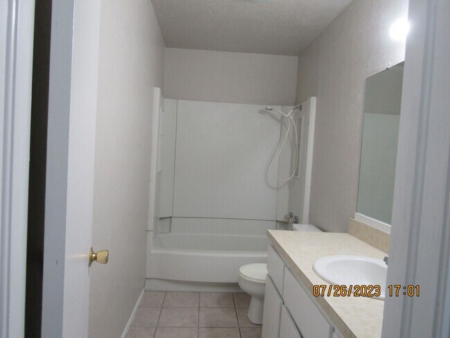 Building Photo - 5406 NW Sir Brian Ave