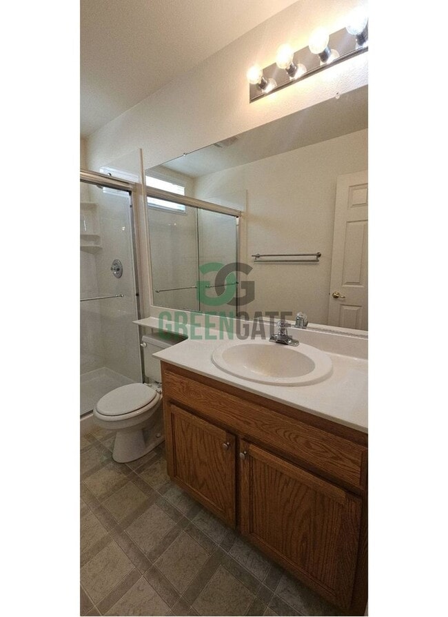 Building Photo - Beautiful 4 Bedroom, 3 Bathroom Home in Tr...