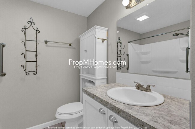 Building Photo - Updated Condo in Westlake Village – Privat...
