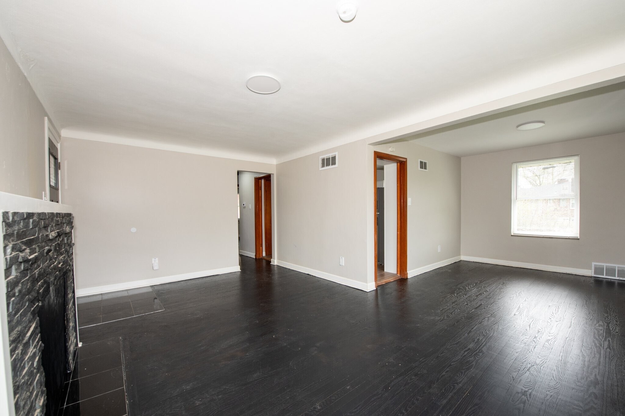 Building Photo - 956 Fontaine Pl