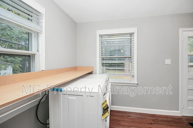 Building Photo - 1419 Herrin Ave