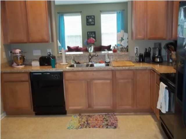 Building Photo - 2BR/2.5BA Condo Central Commons Gated Community - Available 5/1!