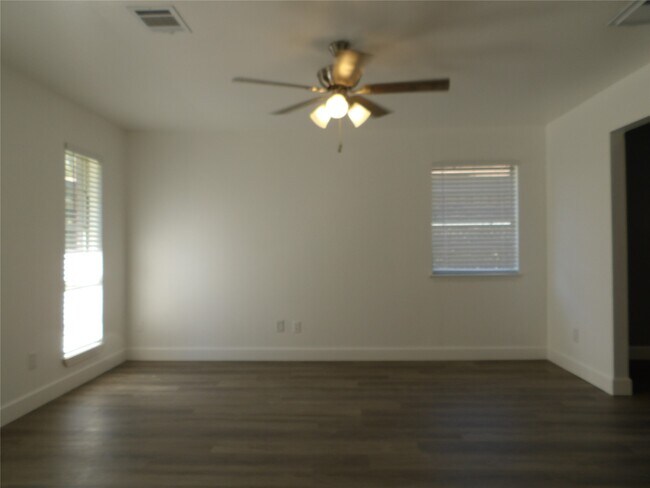 Building Photo - 4705 37th St E